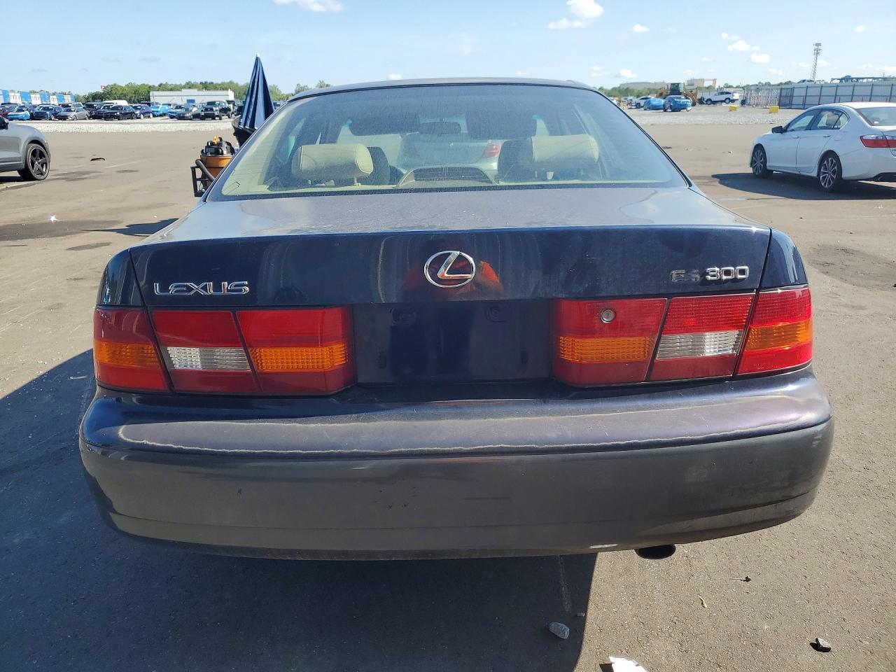 1998 Lexus Es 300 - Image 6
