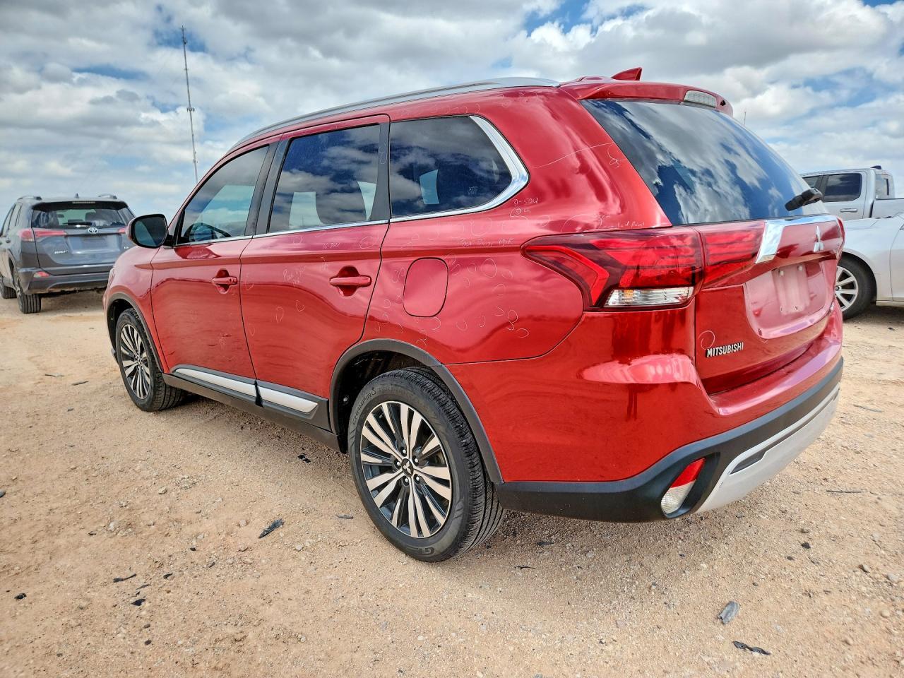 2019 Mitsubishi Outlander Se - Image 2