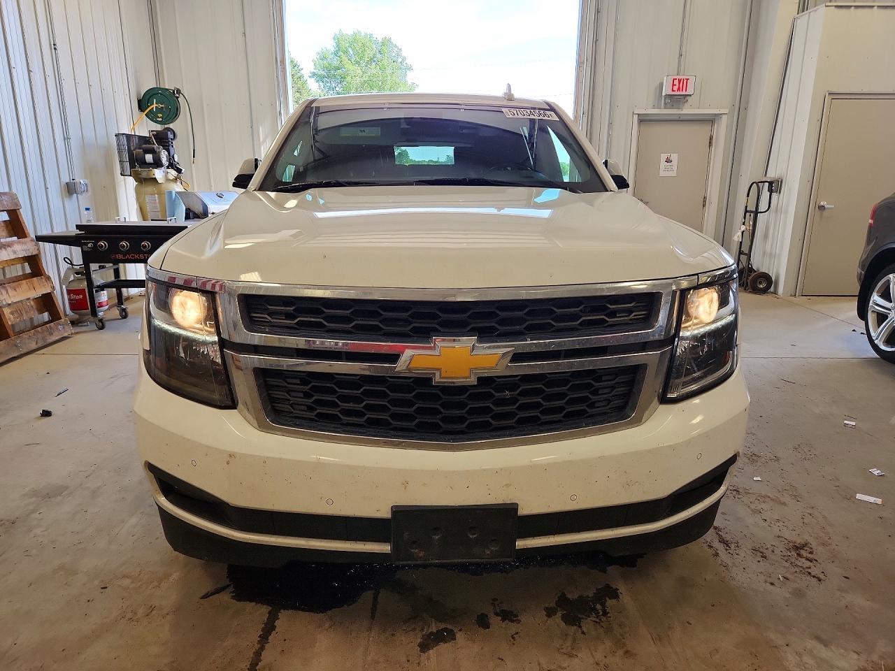 2017 Chevrolet Suburban K1500 Lt - Image 5