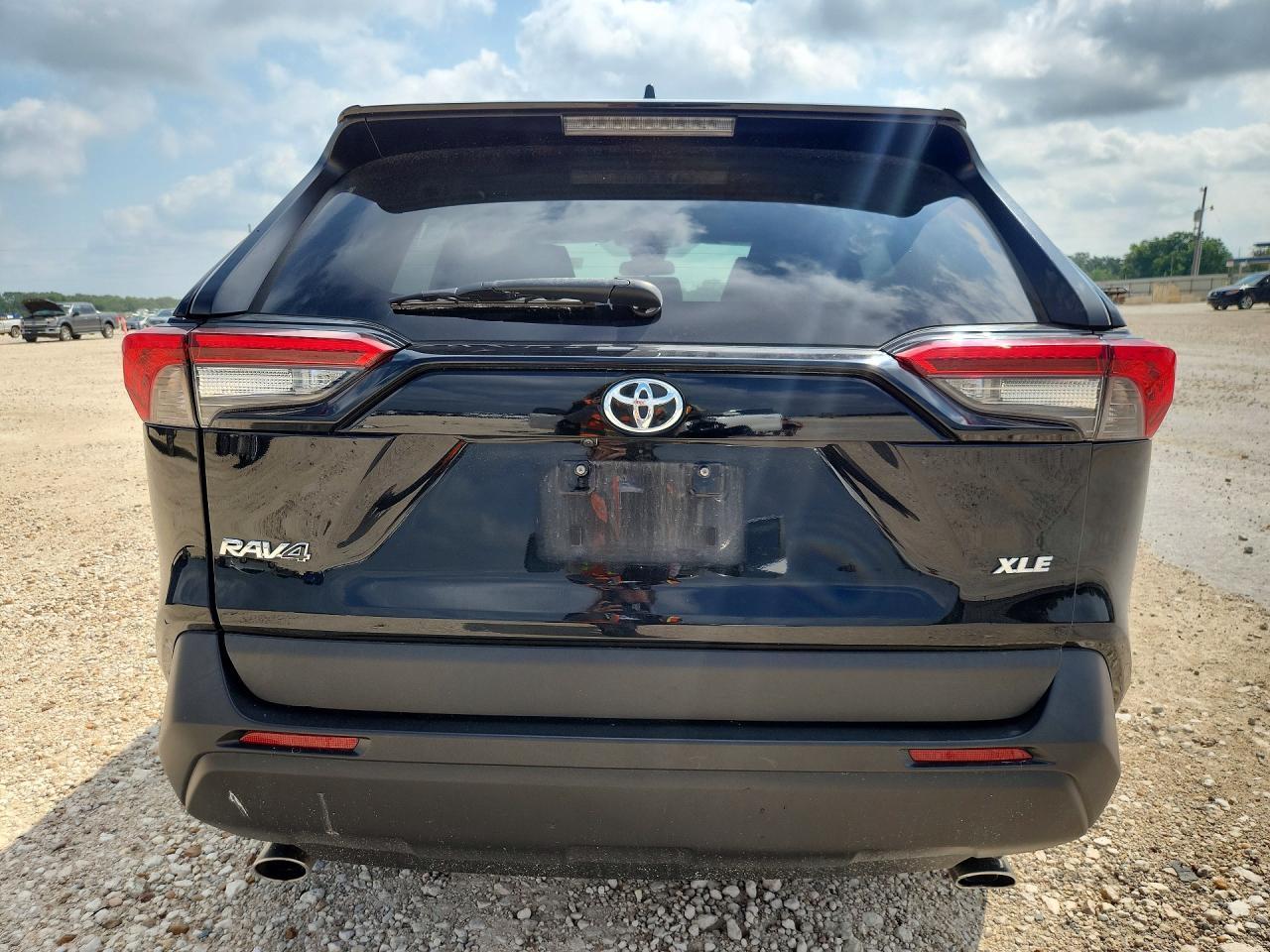 2023 Toyota Rav4 Xle - Image 6