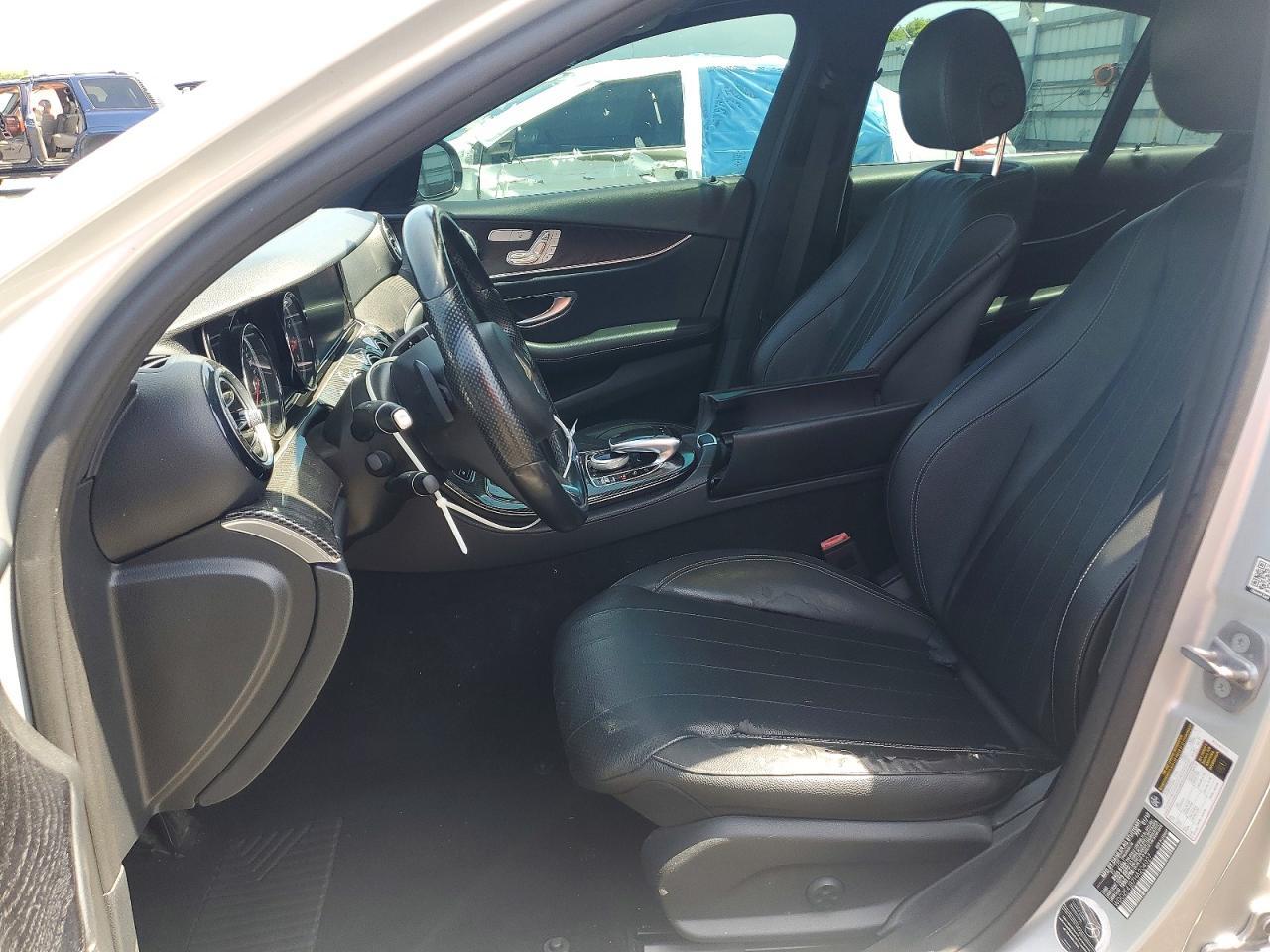 2017 Mercedes-Benz E 300 - Фото 7
