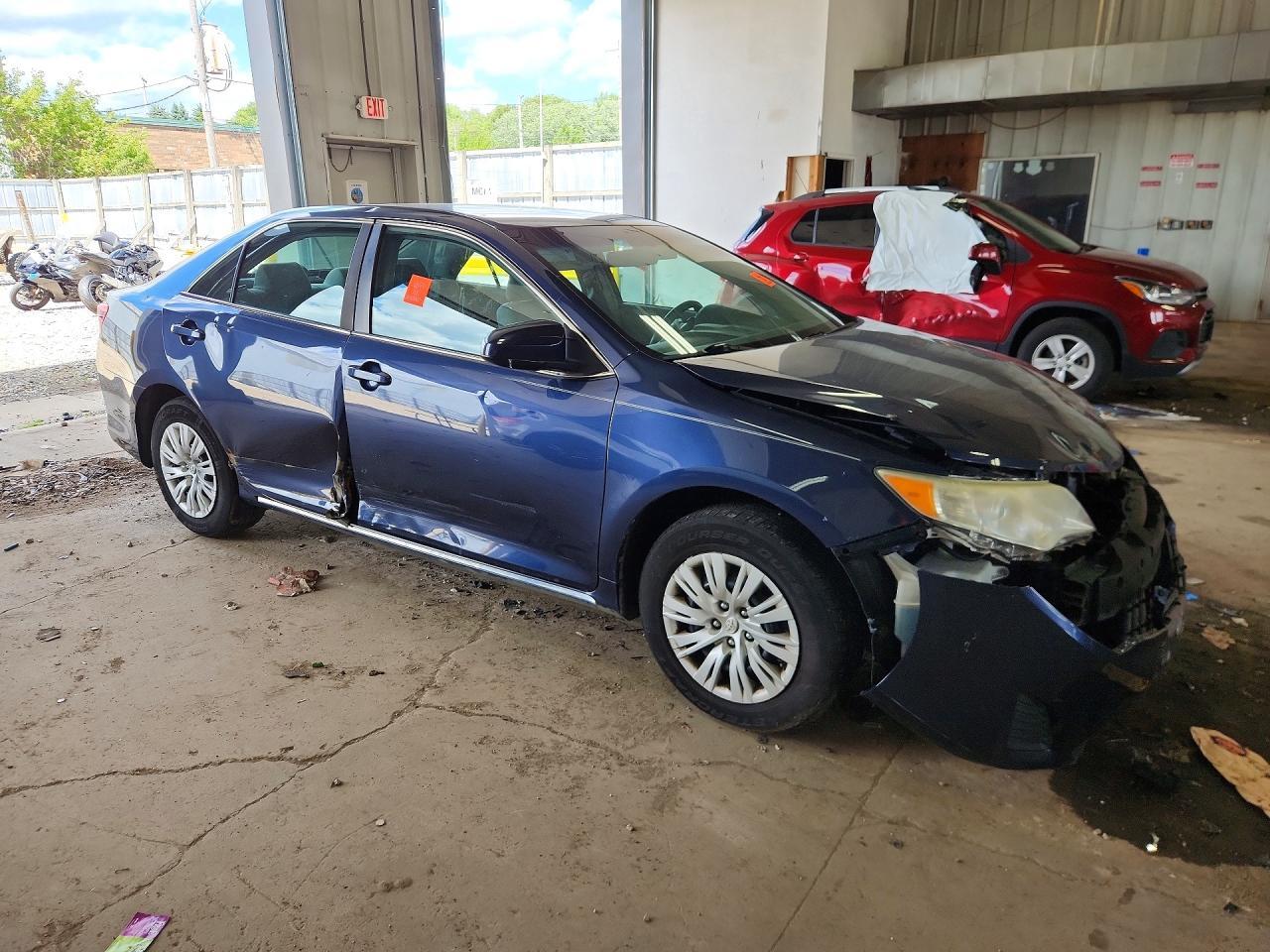 2014 Toyota Camry Le - Фото 4