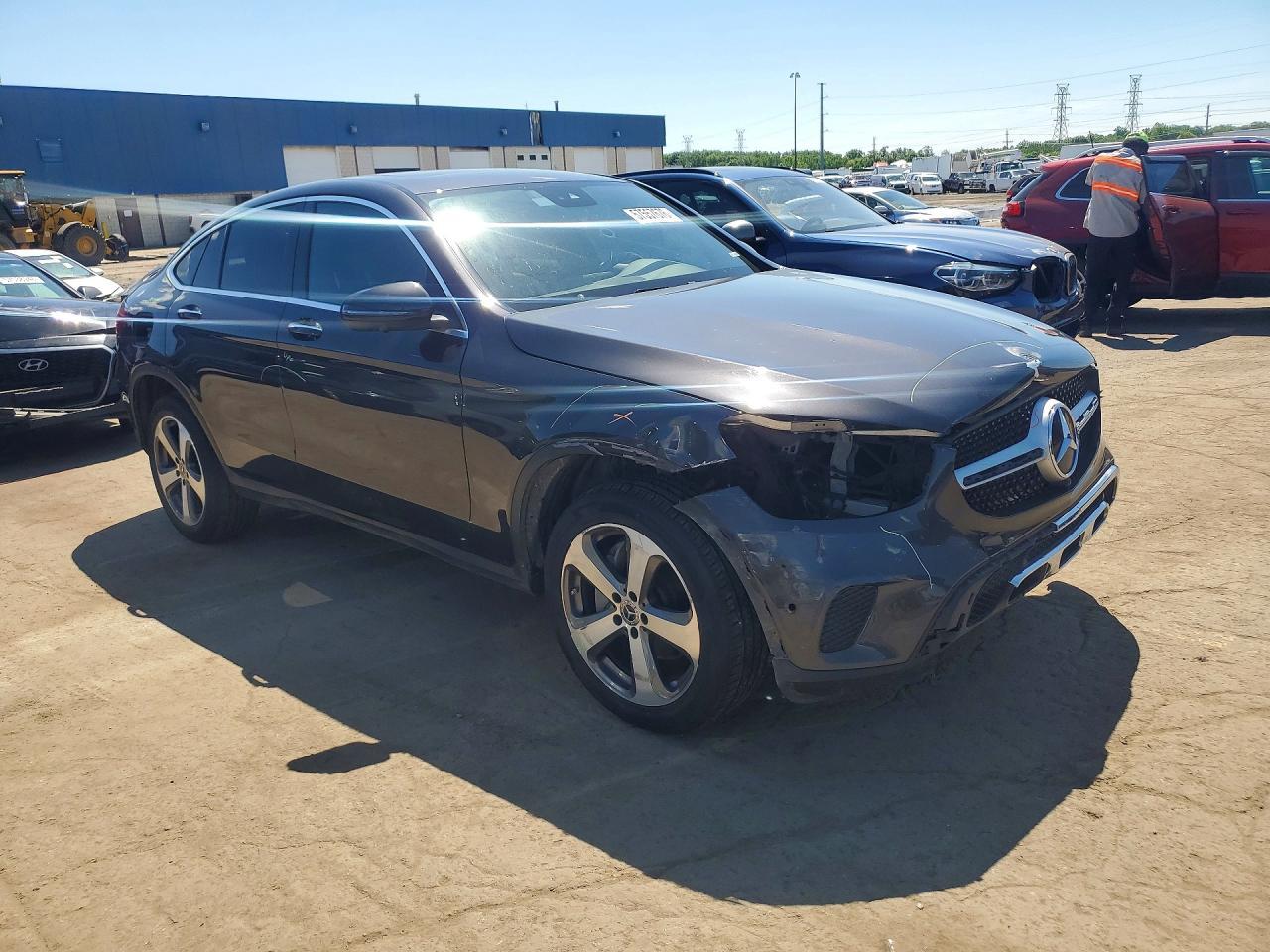 2023 Mercedes-Benz Glc Coupe 300 4Matic - Image 4