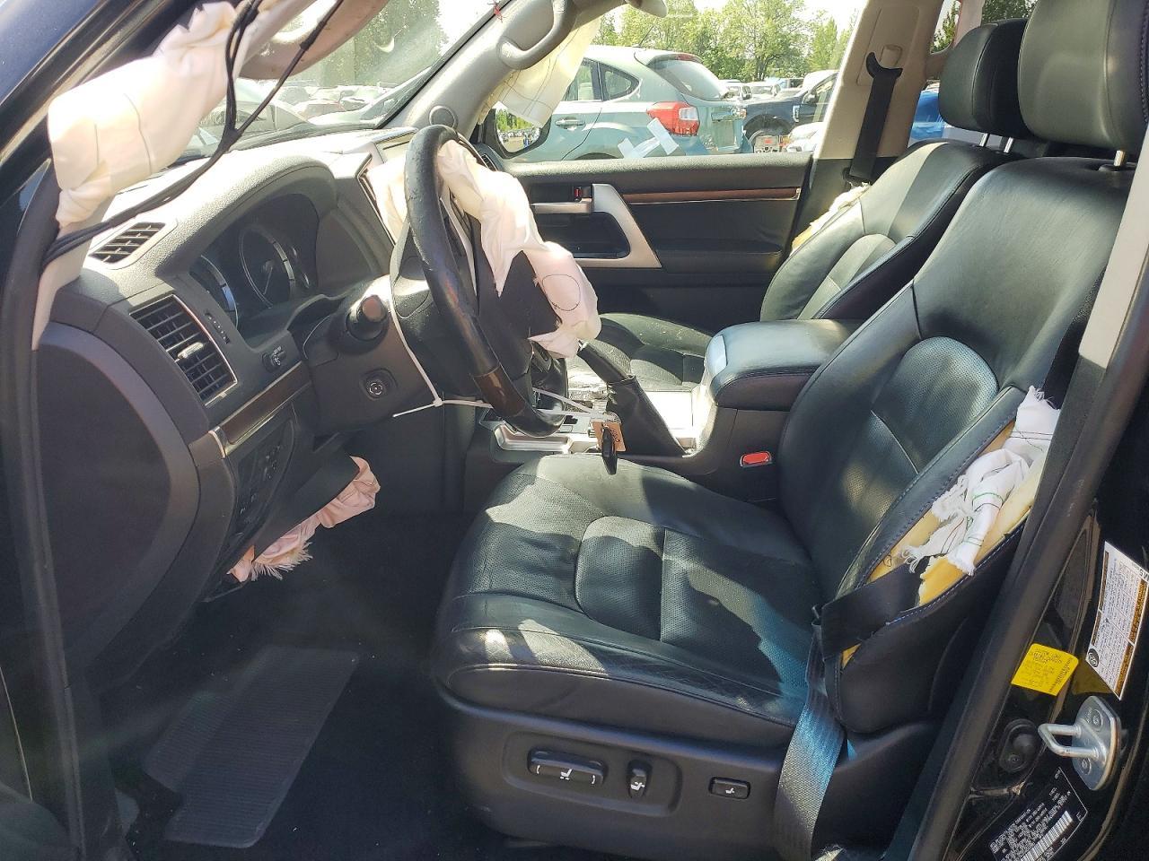 2016 Toyota Land Cruiser Base - Image 7
