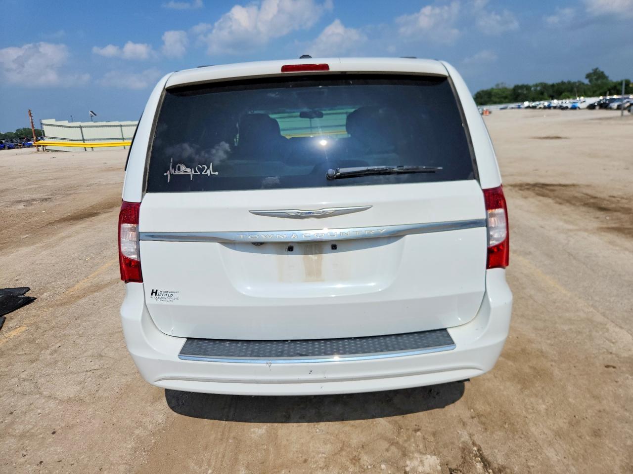 2015 Chrysler Town & Country Touring - Фото 6