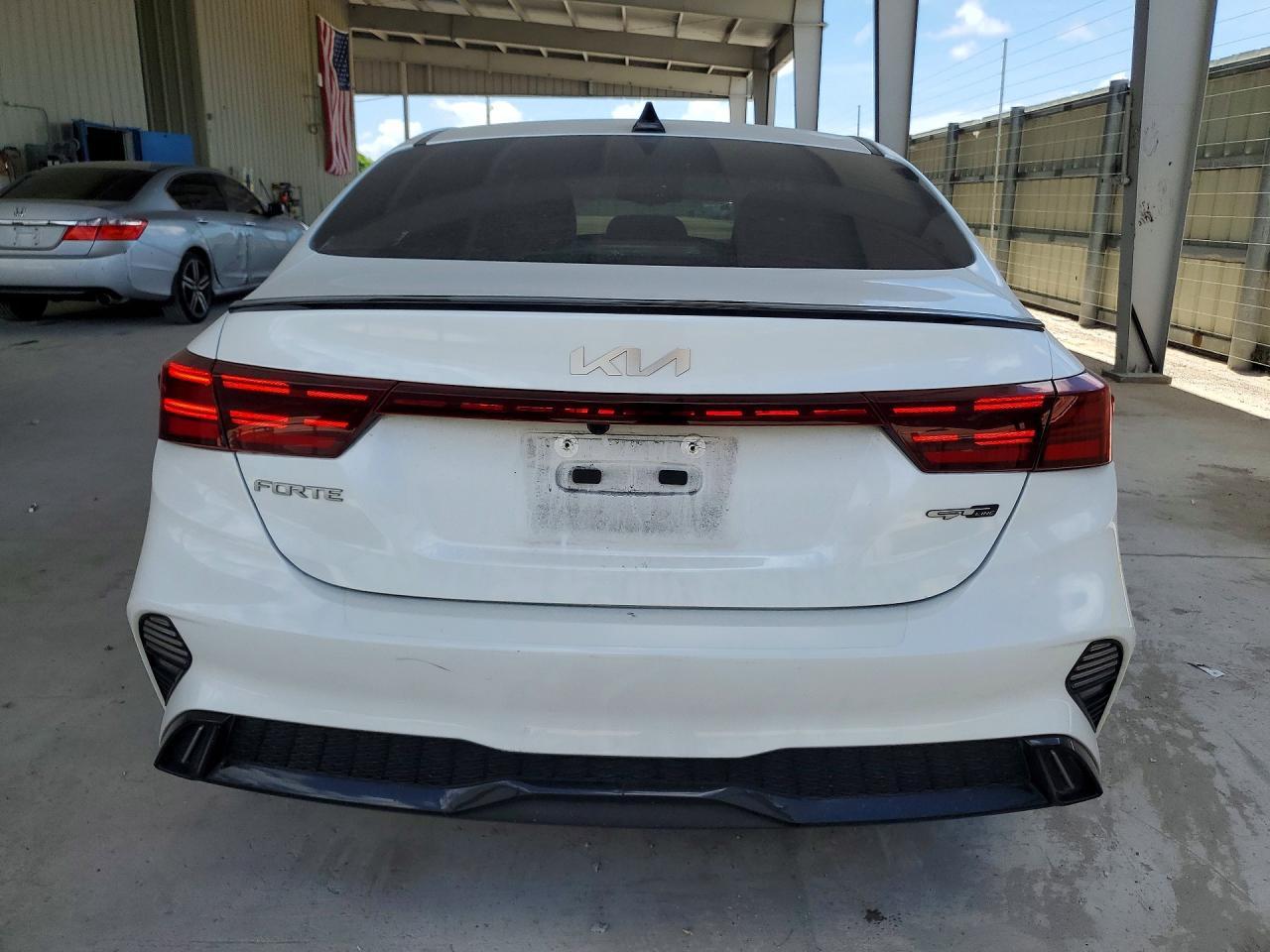 2024 Kia Forte Gt Line - Фото 6
