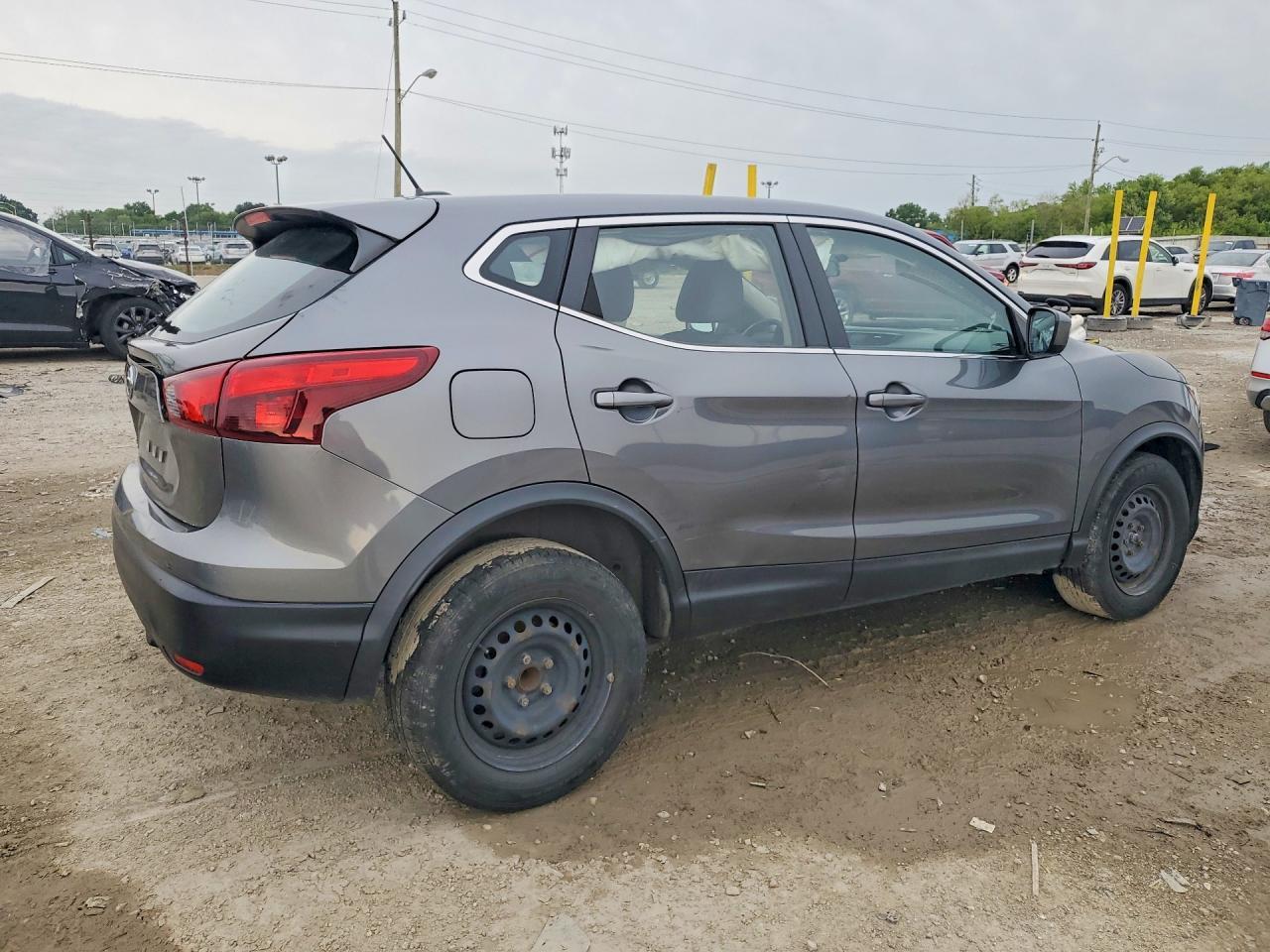 2019 Nissan Rogue Sport S - Image 3