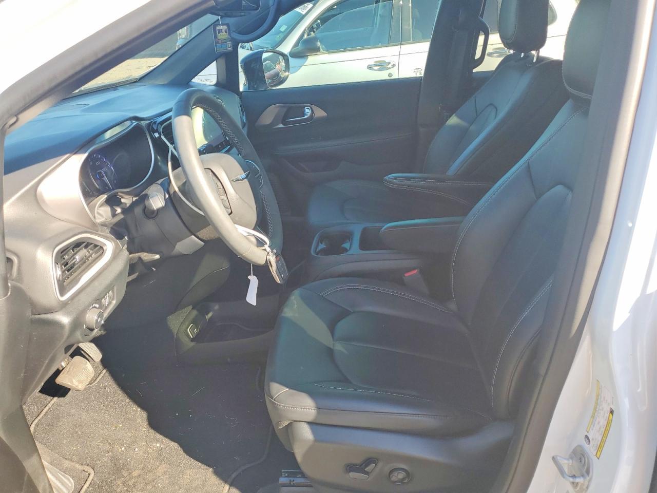 2025 Chrysler Pacifica Select - Фото 7