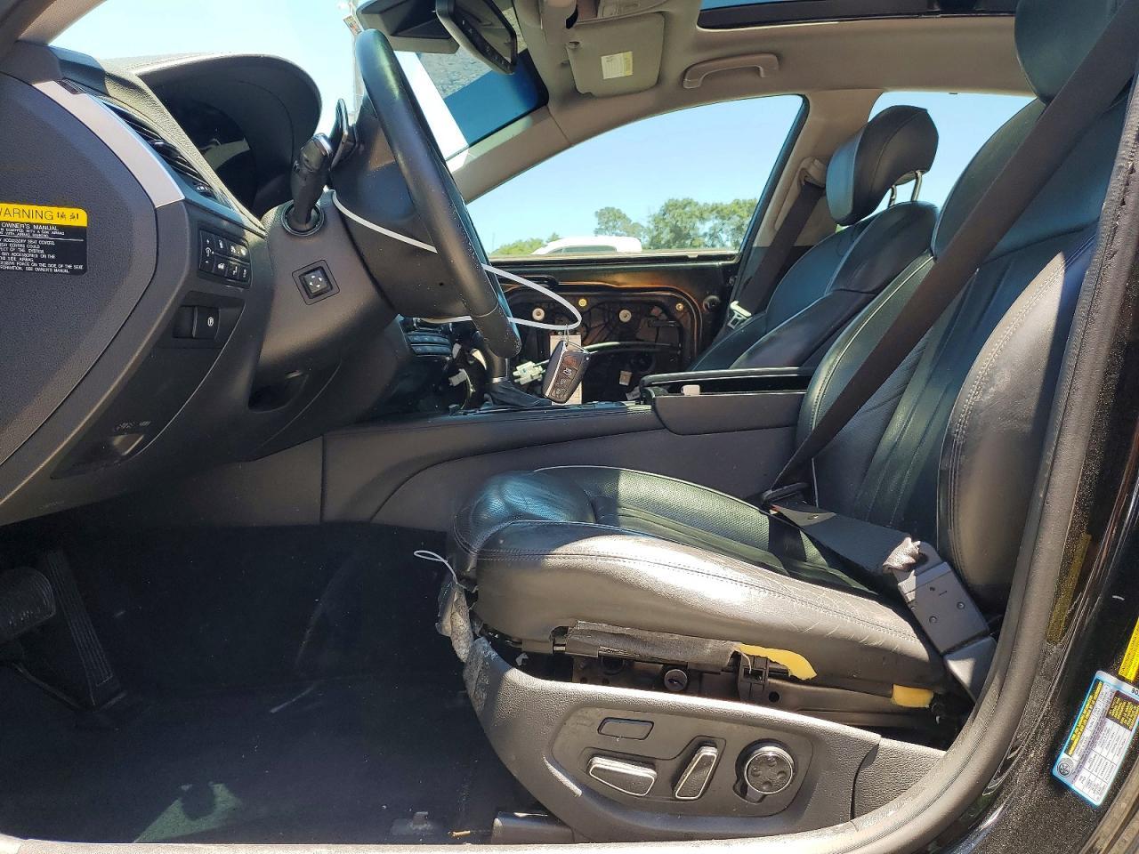 2016 Hyundai Genesis 3.8L - Image 7