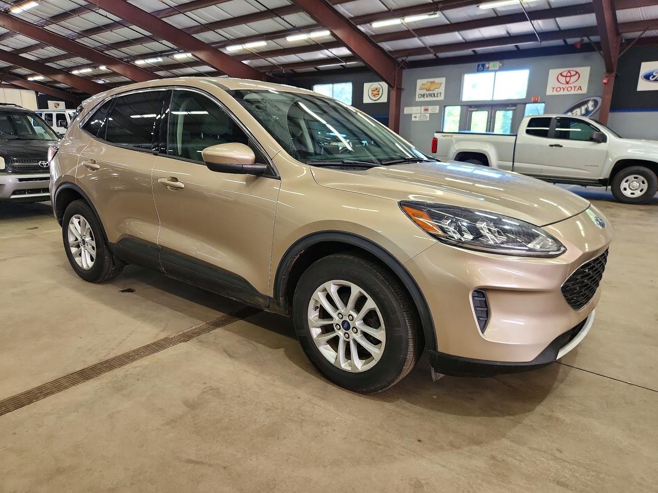 2020 Ford Escape Se - Фото 4