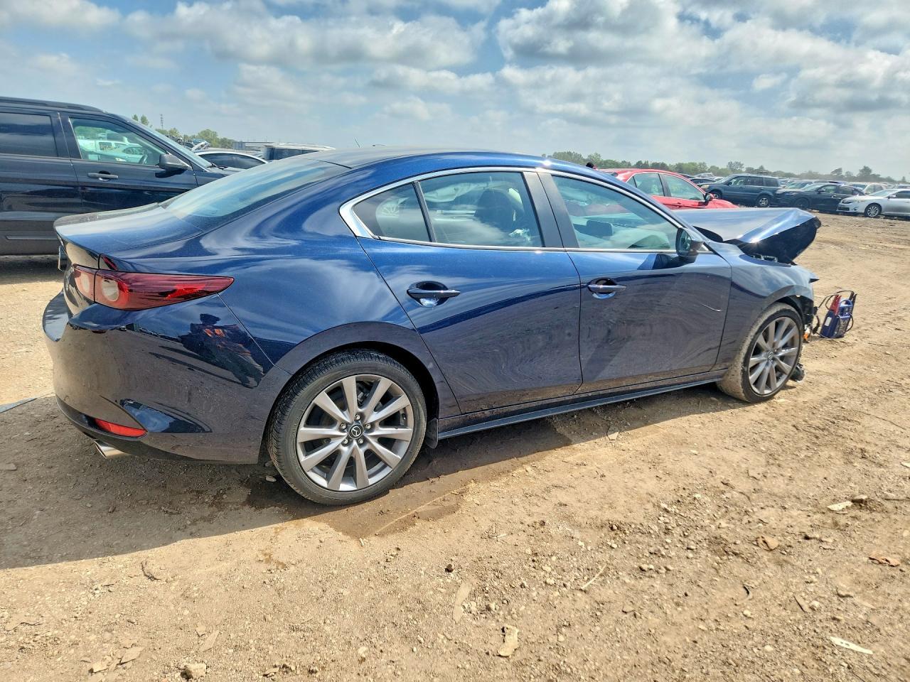 2024 Mazda 3 Preferred - Фото 3