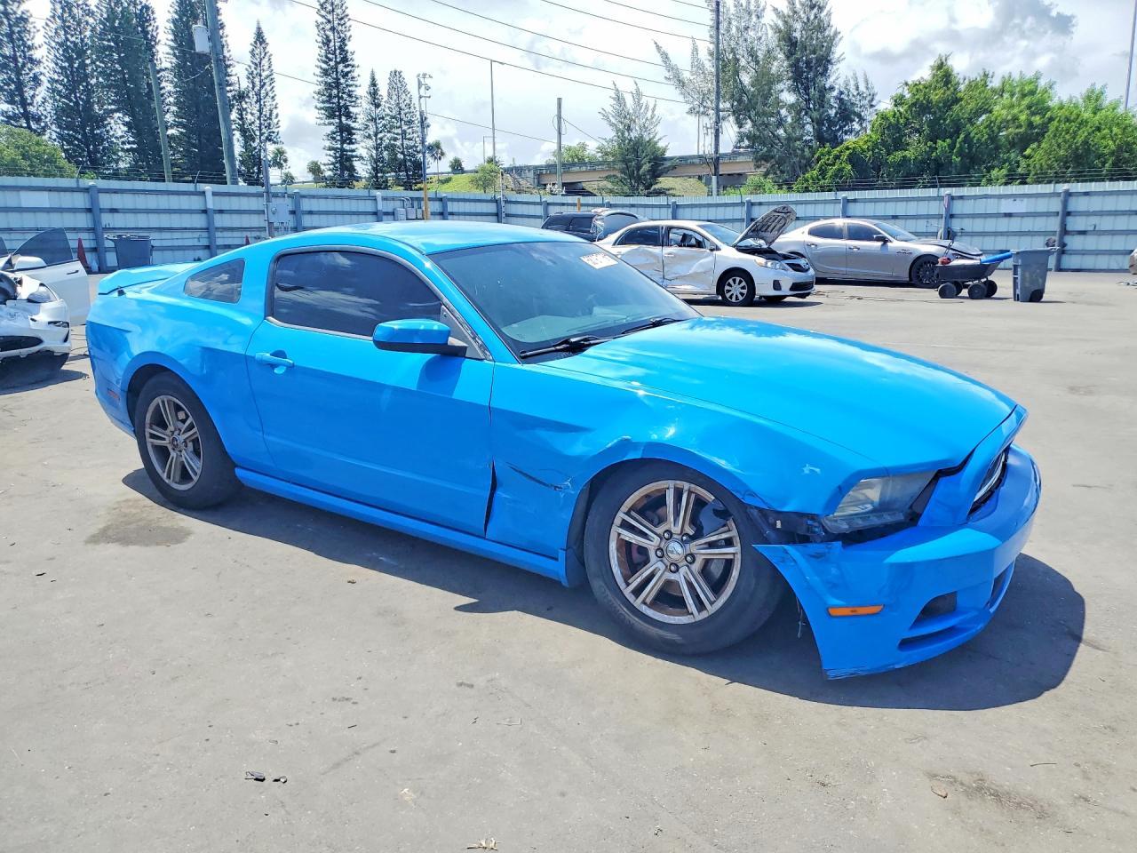 2013 Ford Mustang - Image 4