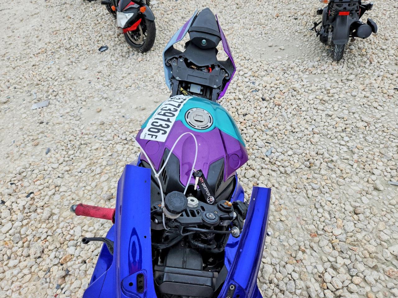 2021 Yamaha Yzfr1 - Фото 5