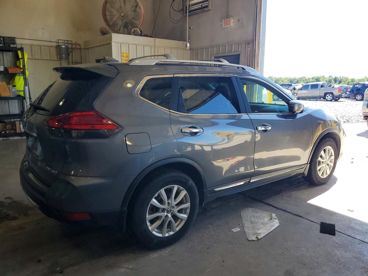 2017 Nissan Rogue S - Фото 3