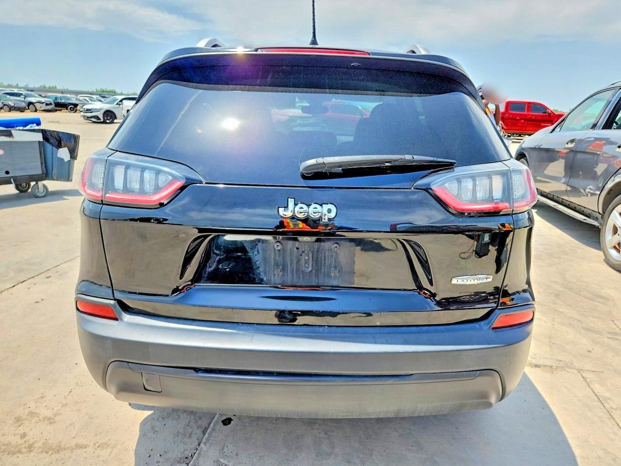 2019 Jeep Cherokee Latitude Plus - Image 6