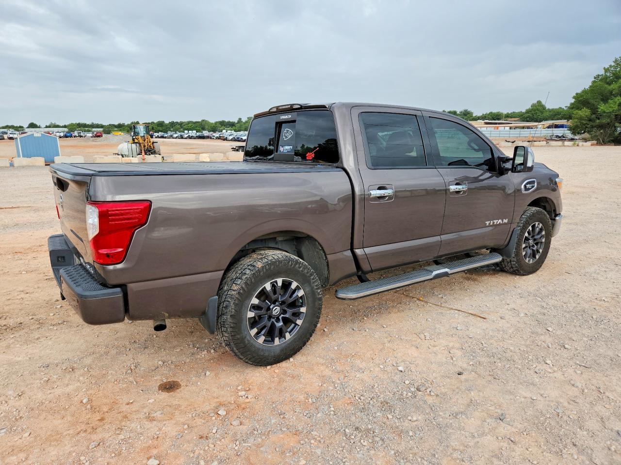 2017 Nissan Titan Sl - Фото 3