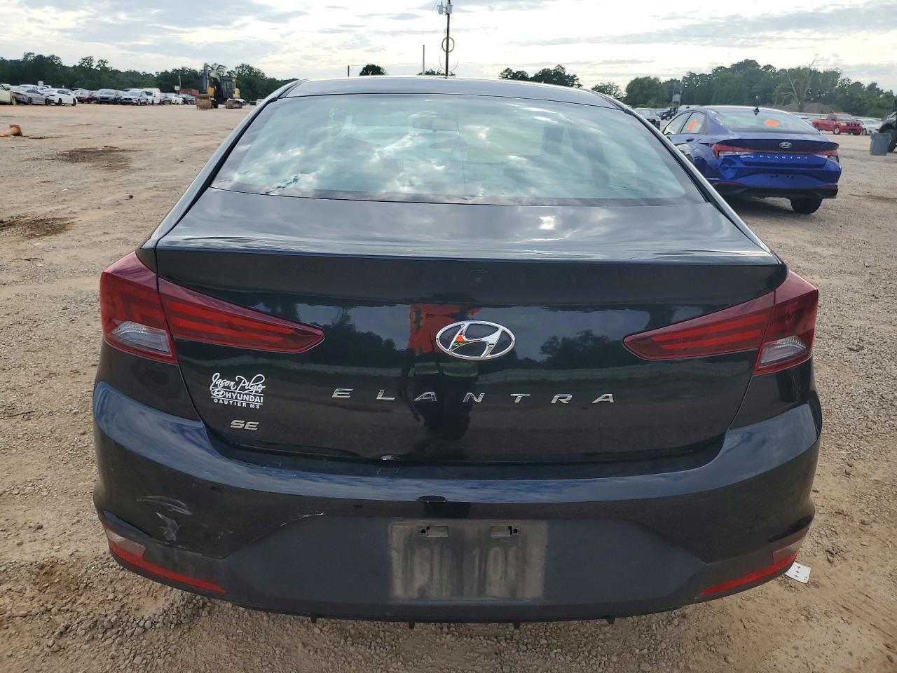 2020 Hyundai Elantra Se - Фото 6