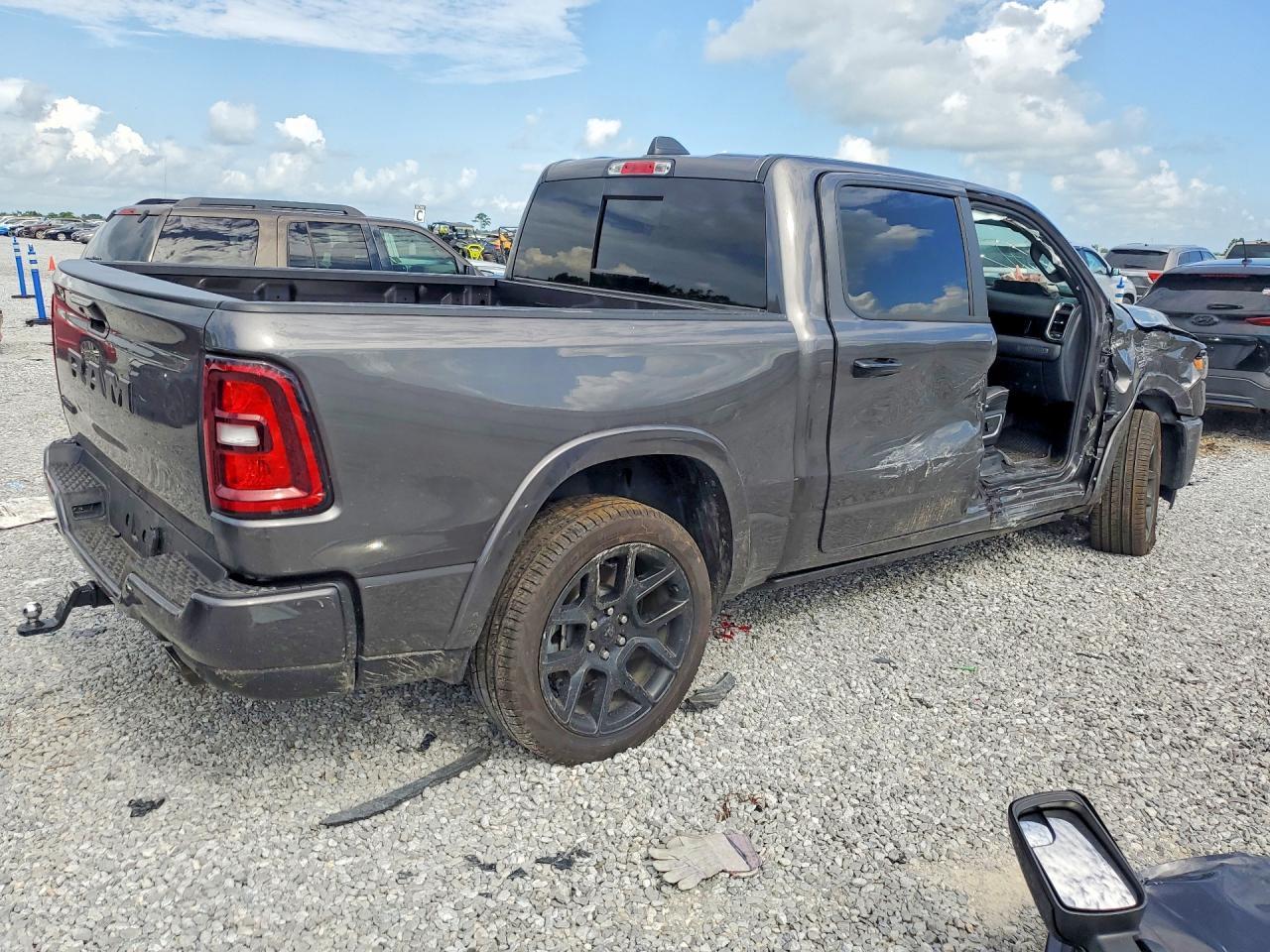 2025 Ram 1500 Laramie - Image 3