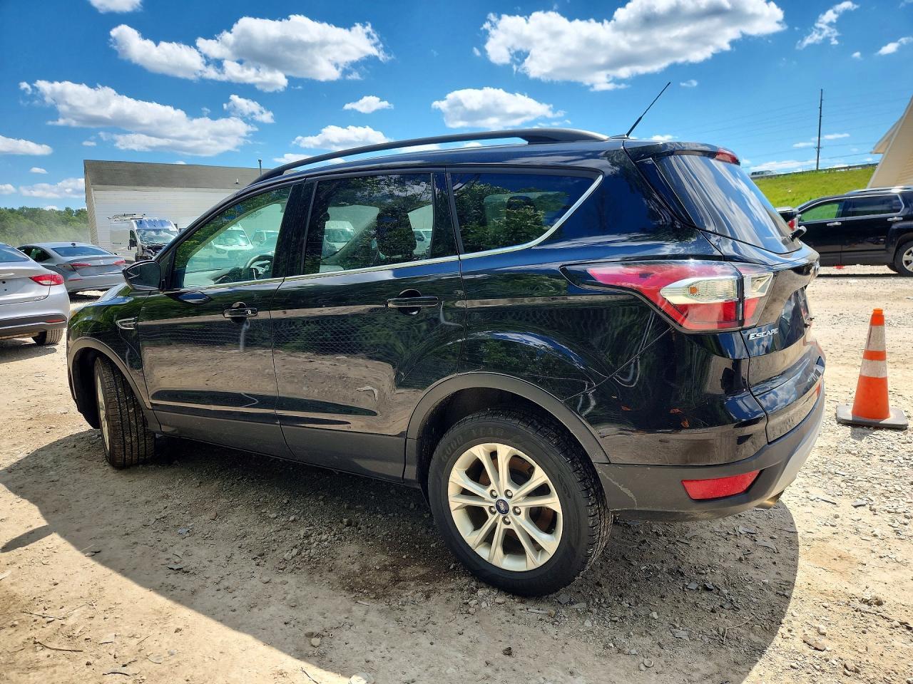 2018 Ford Escape Se - Фото 2