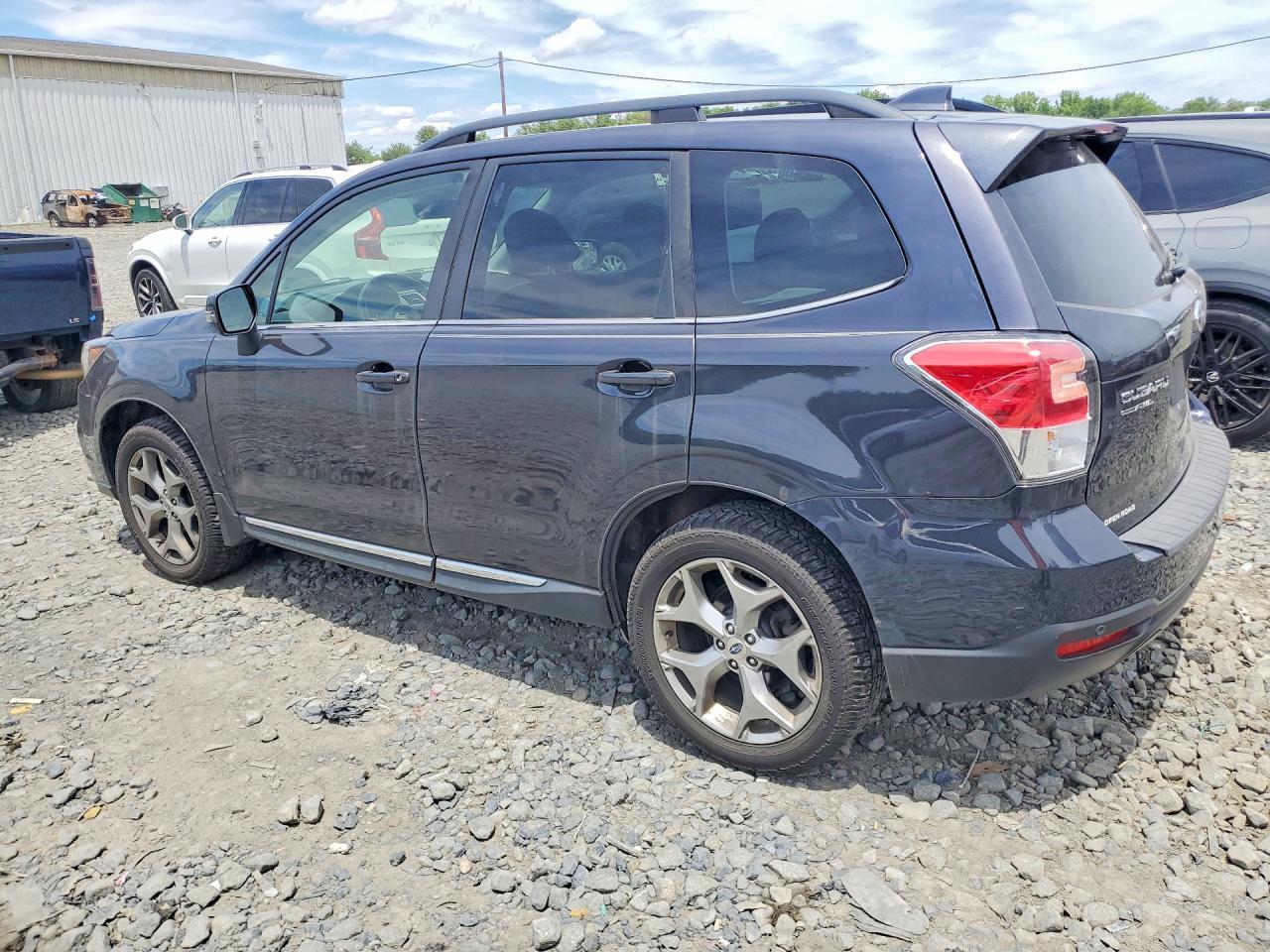 2018 Subaru Forester 2.5I Touring - Фото 2