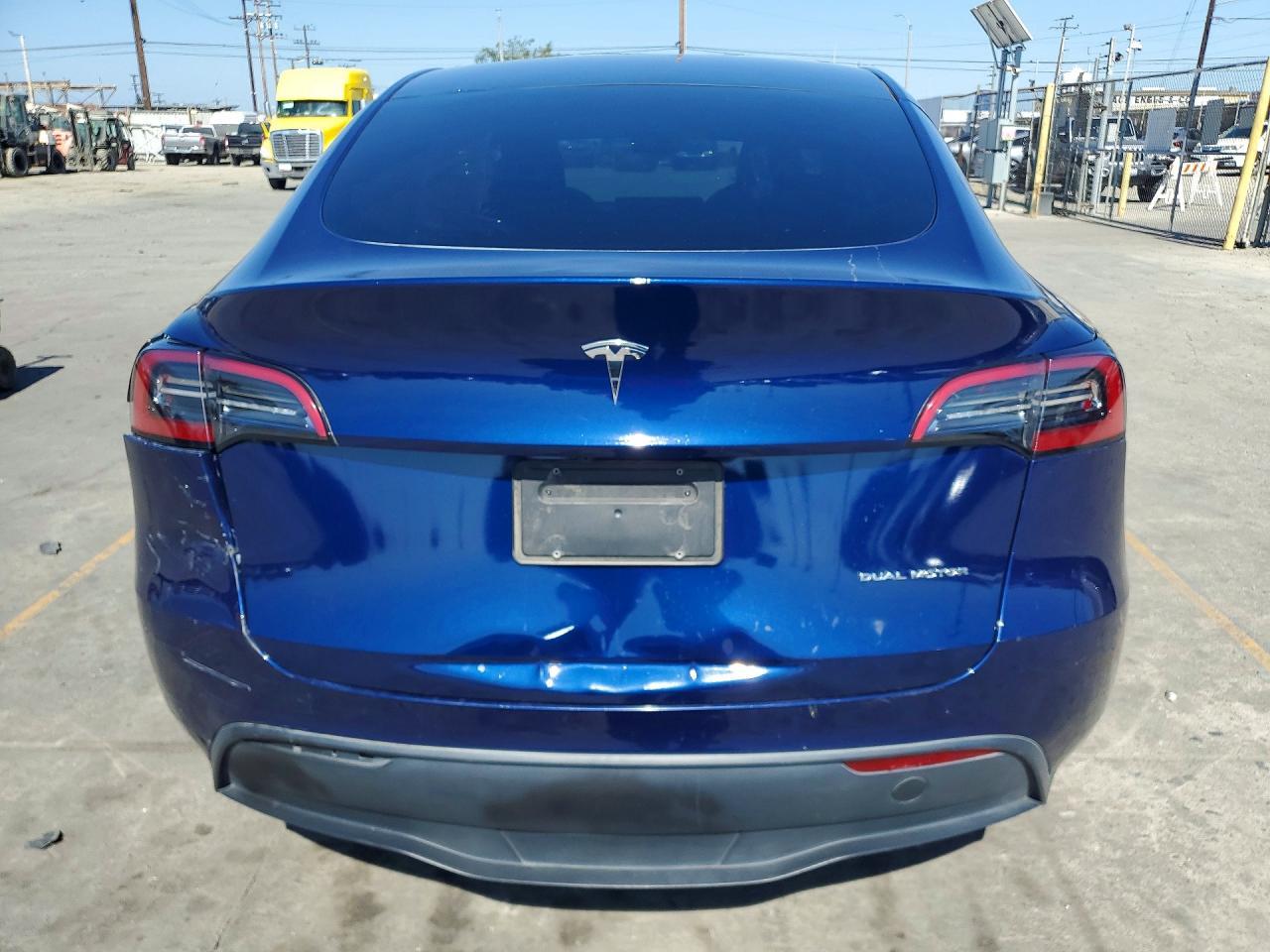 2023 Tesla Model Y - Фото 6