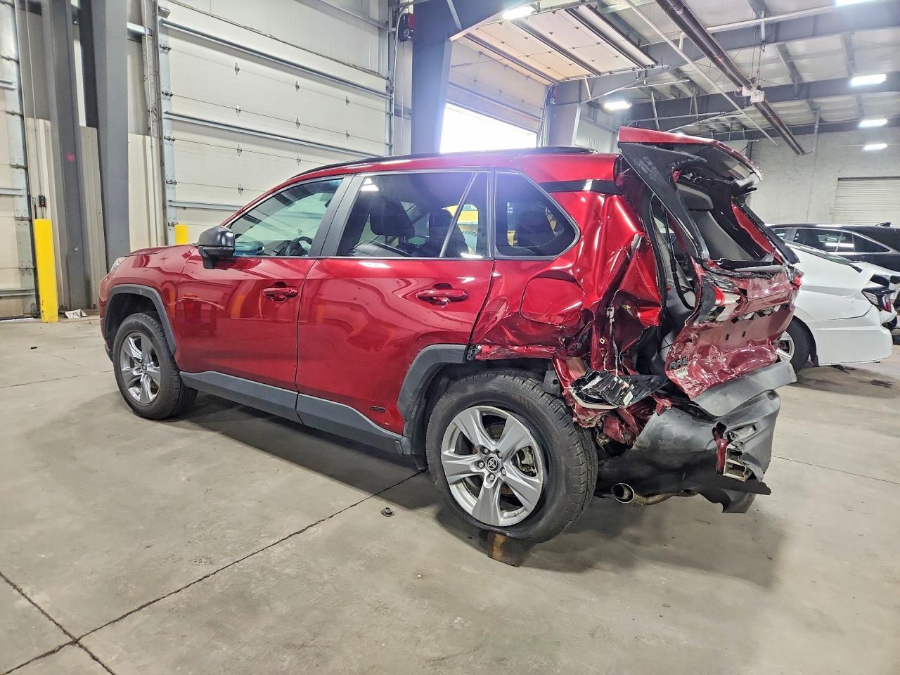2022 Toyota Rav4 Le - Фото 2