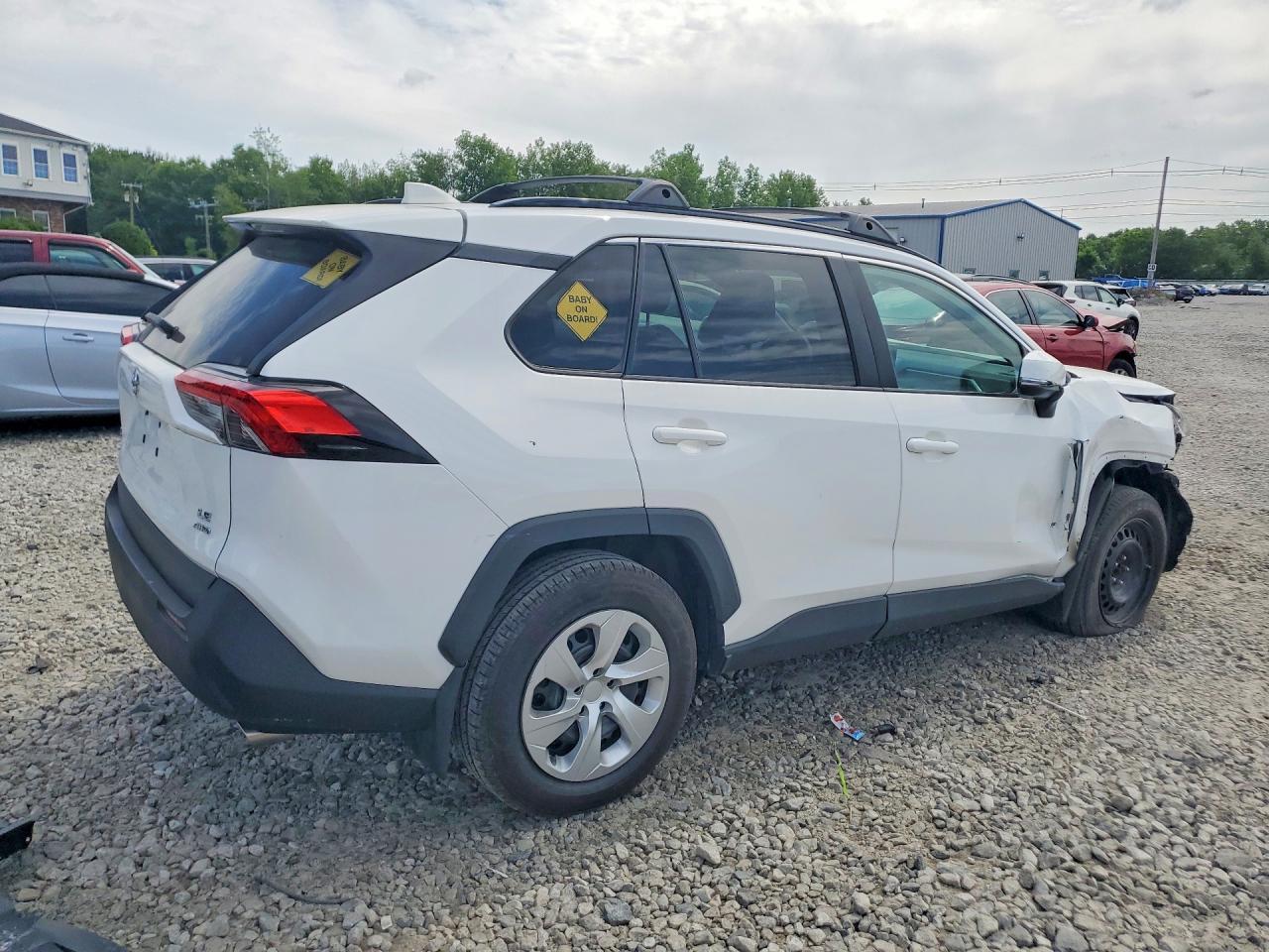 2020 Toyota Rav4 Le - Image 3