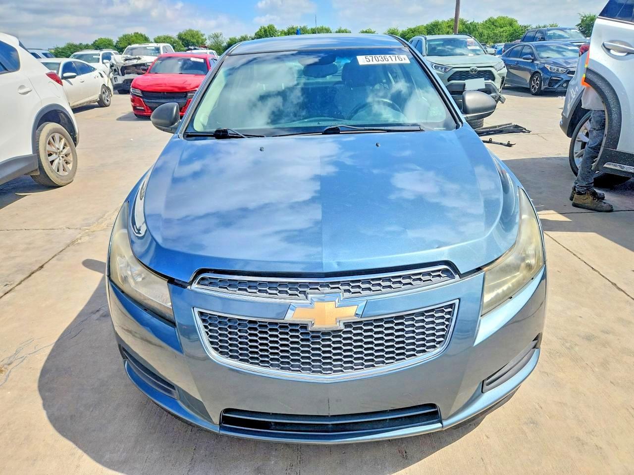 2012 Chevrolet Cruze Ls - Image 5