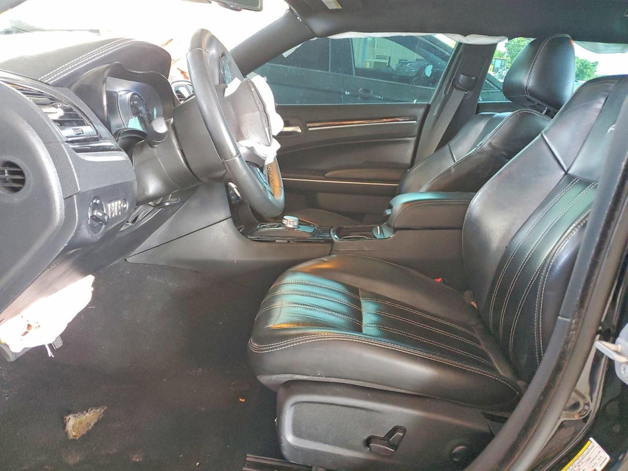 2022 Chrysler 300 S - Image 7