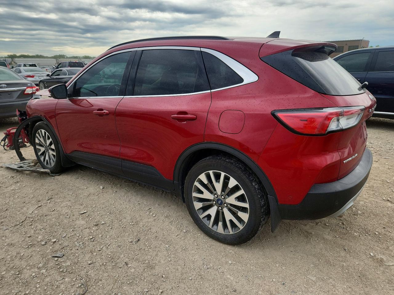 2020 Ford Escape Titanium - Фото 2
