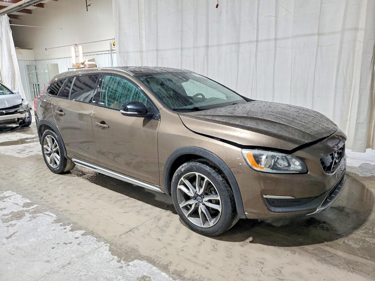 2016 Volvo V60 Cross Country Premier - Фото 4