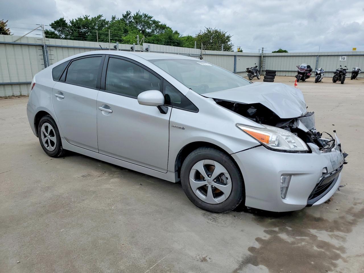 2012 Toyota Prius Three - Фото 4