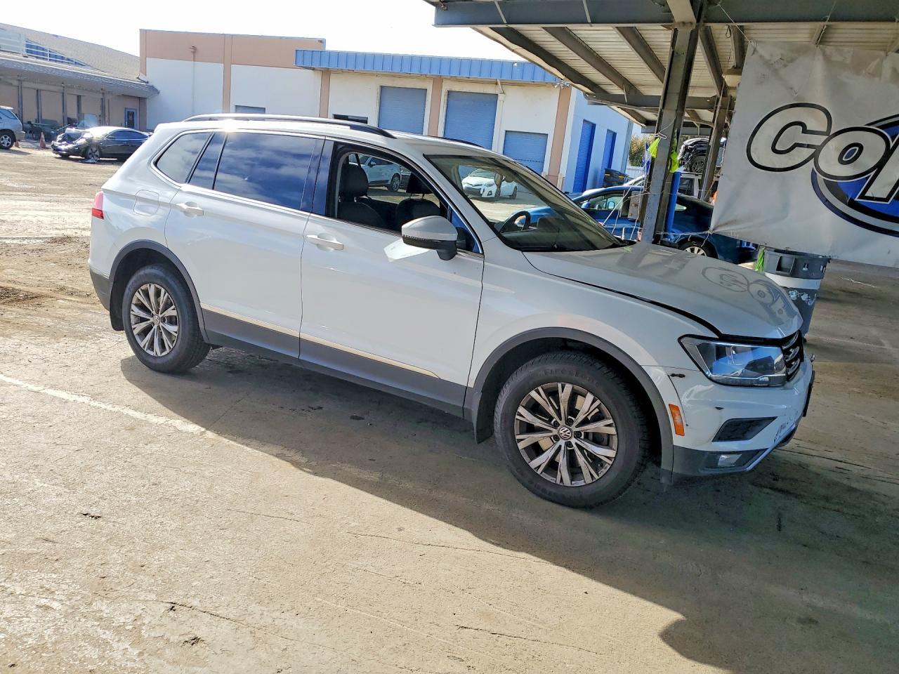 2018 Volkswagen Tiguan Se - Фото 4