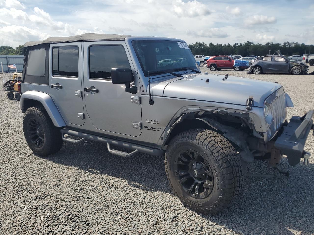 2016 Jeep Wrangler Unlimited Sahara - Image 4
