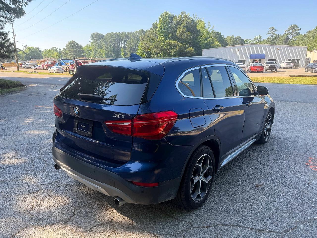 2017 BMW X1 Sdrive28I - Фото 4