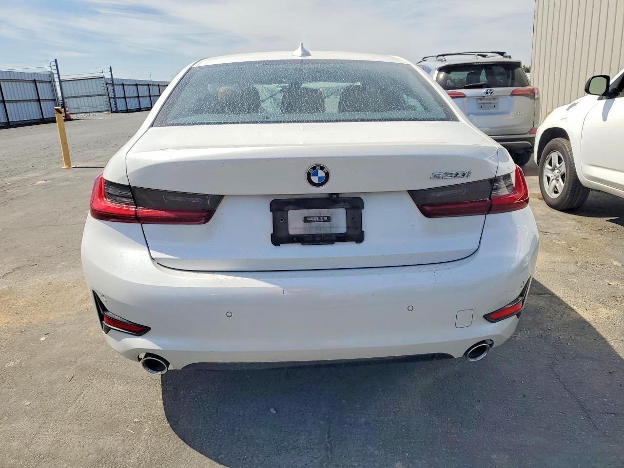 2022 BMW 330I - Image 6