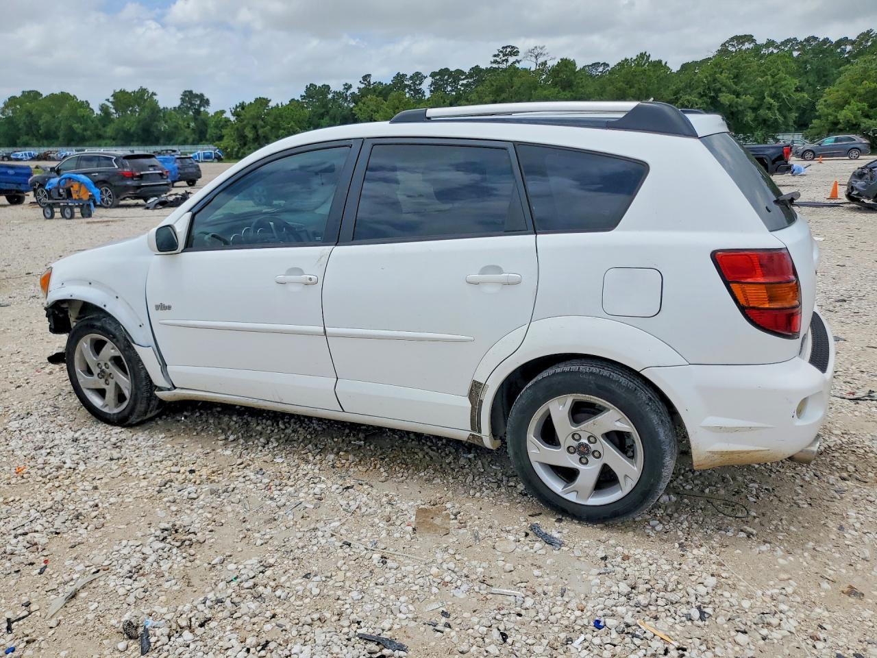 2005 Pontiac Vibe - Фото 2