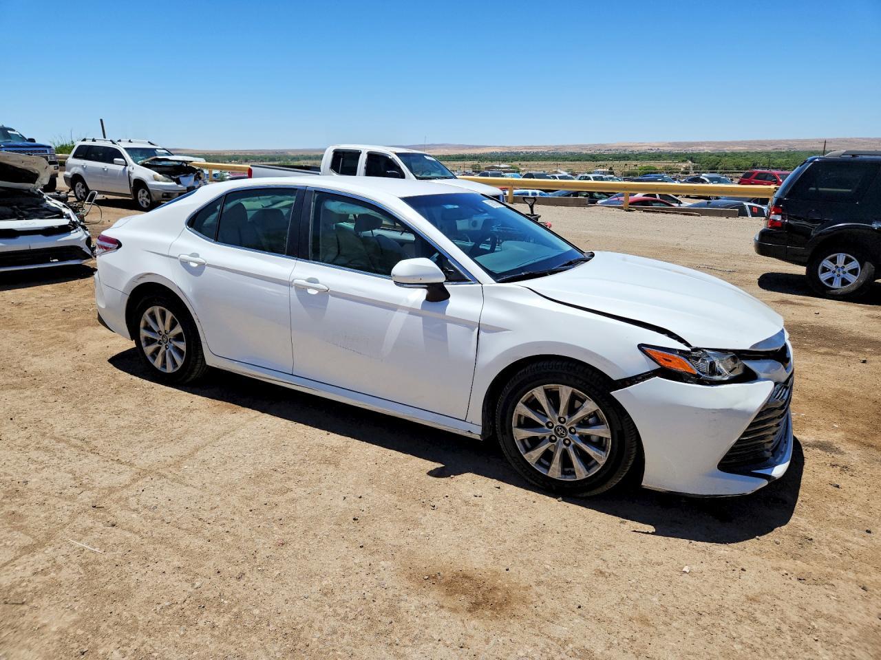 2018 Toyota Camry Le - Фото 4