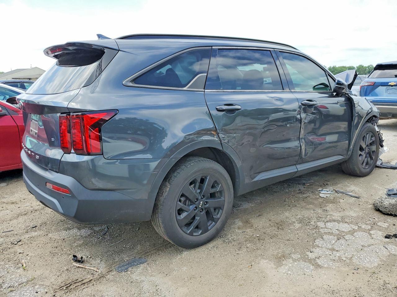 2021 Kia Sorento S - Фото 3
