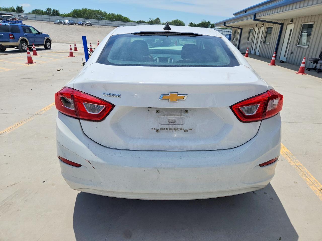 2018 Chevrolet Cruz - Фото 6