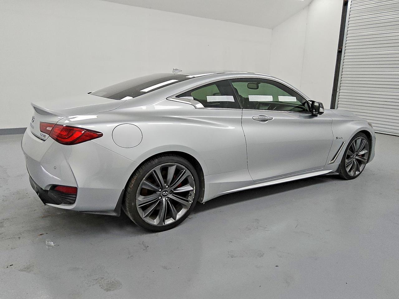 2017 Infiniti Q60 Red Sport 400 - Image 3