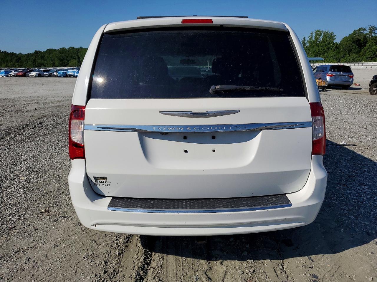 2014 Chrysler Town & Country Touring - Фото 6