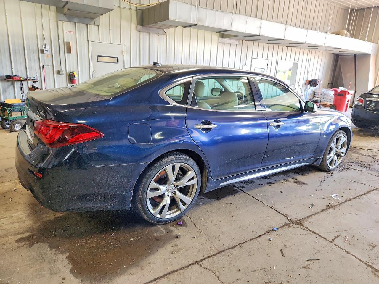 2017 Infiniti Q70L 3.7 - Фото 3