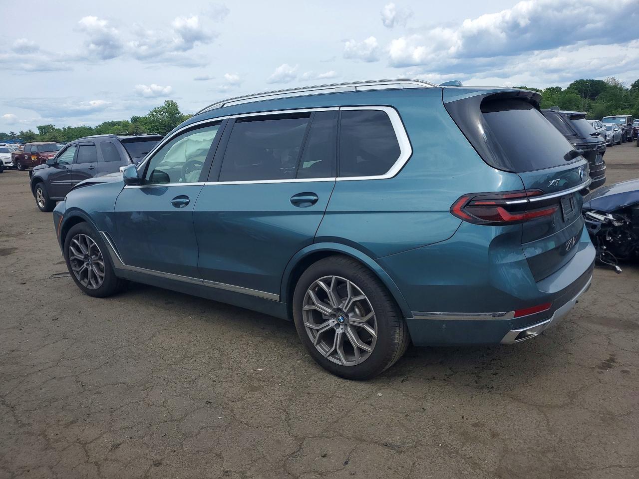 2025 BMW X7 xDrive40I - Фото 2
