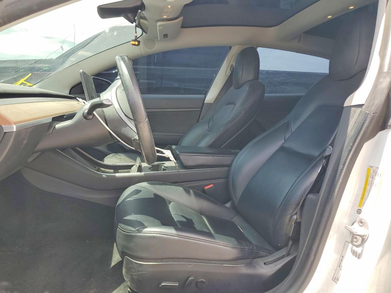 2020 Tesla Model 3 - Image 7