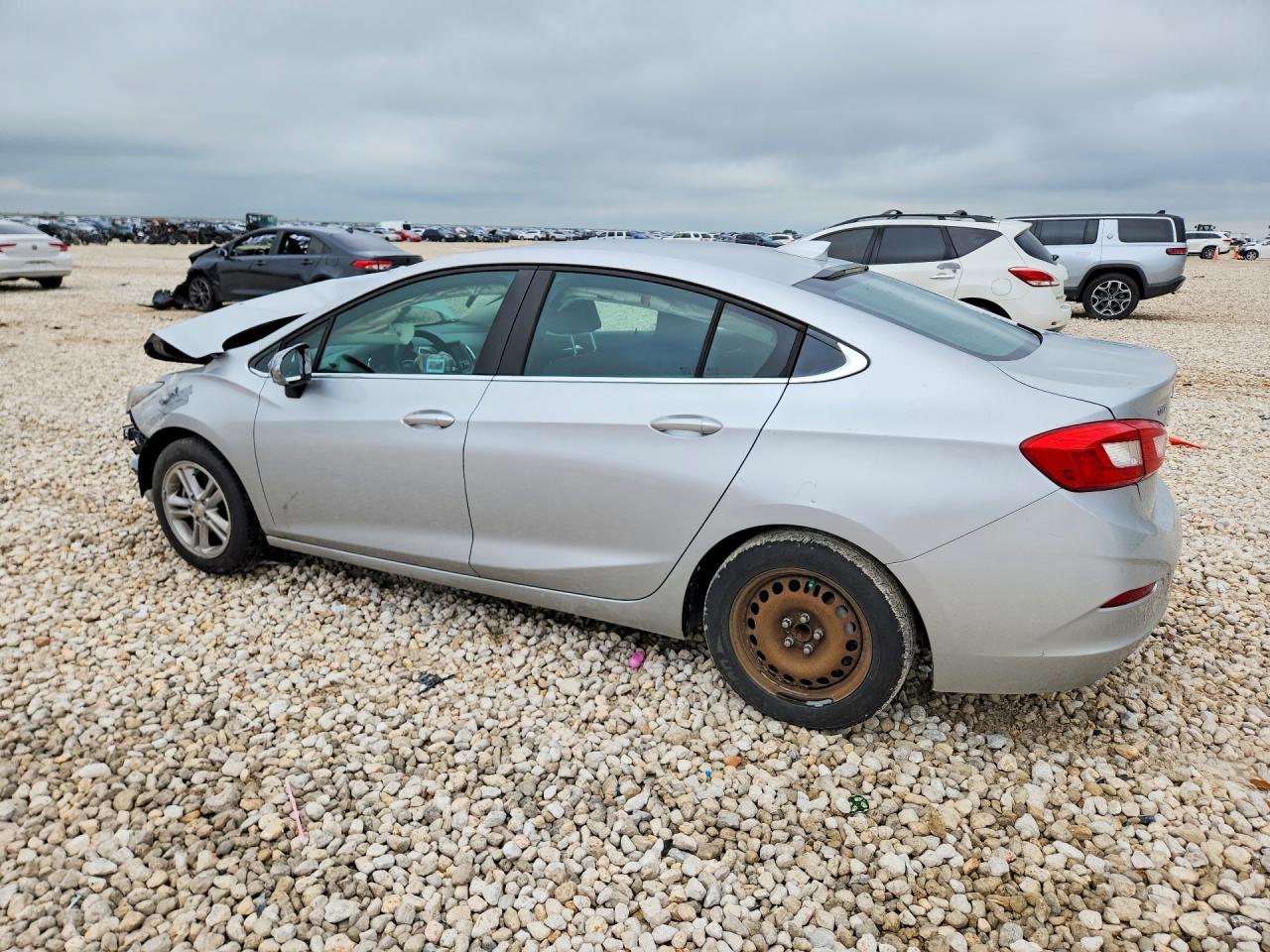 2016 Chevrolet Cruze Lt - Фото 2