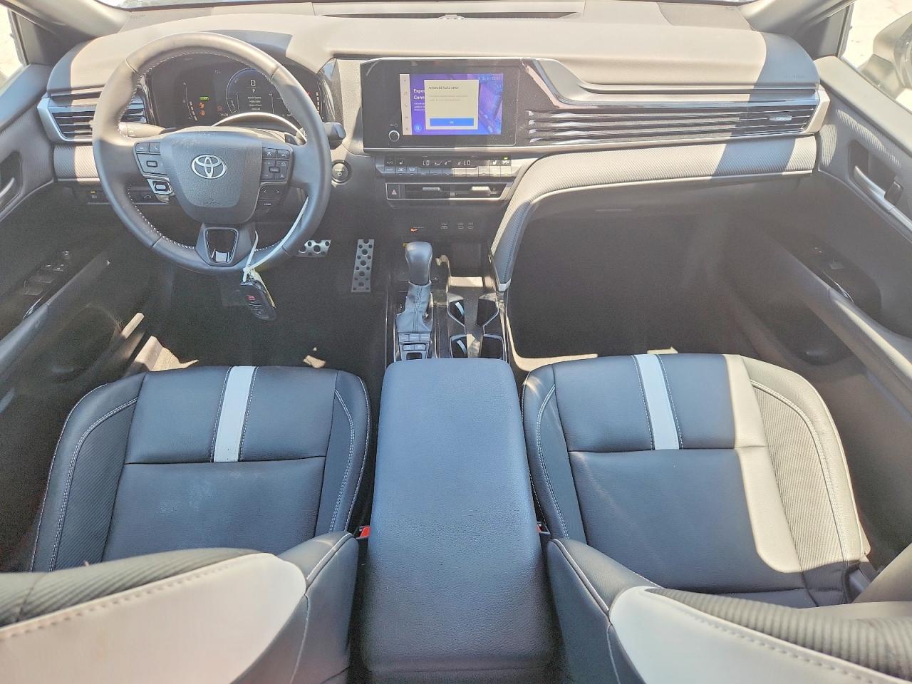 2025 Toyota Camry Se - Image 7