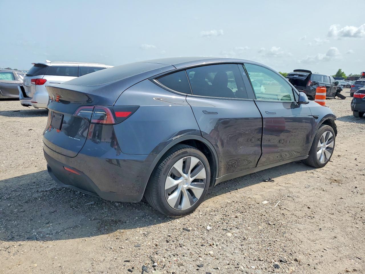 2024 Tesla Model Y - Image 3