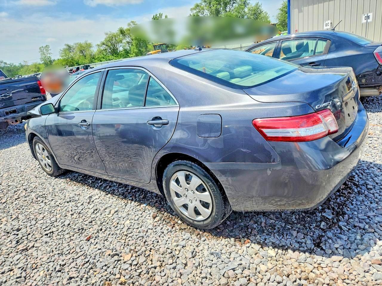 2010 Toyota Camry Le - Image 2