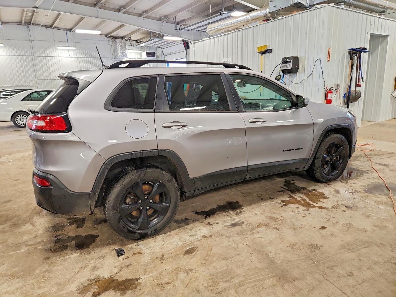 2018 Jeep Cherokee Latitude - Image 3